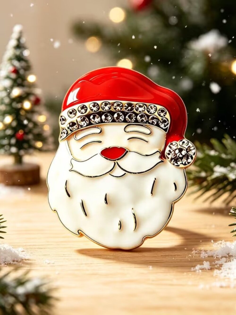Exquisite Seasonal Yule Time Holiday Smiling Santa Face Christmas Brooch